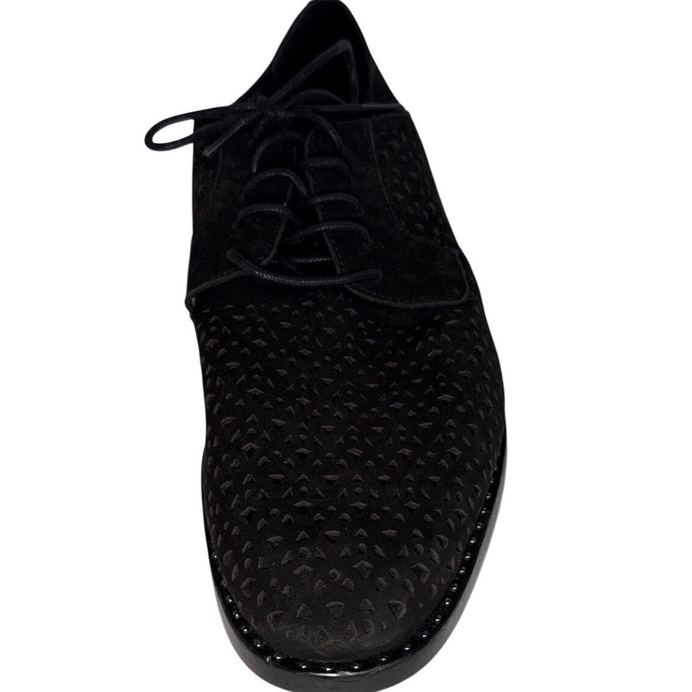 Vince Camuto Lesta Geo Black Oxford Women 9M Laser Cut Suede Flat Studs Academia - Picture 7 of 14